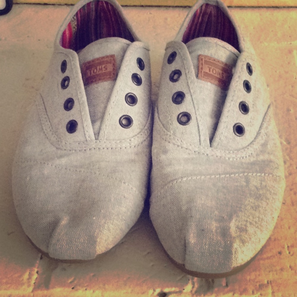 Toms women’s new